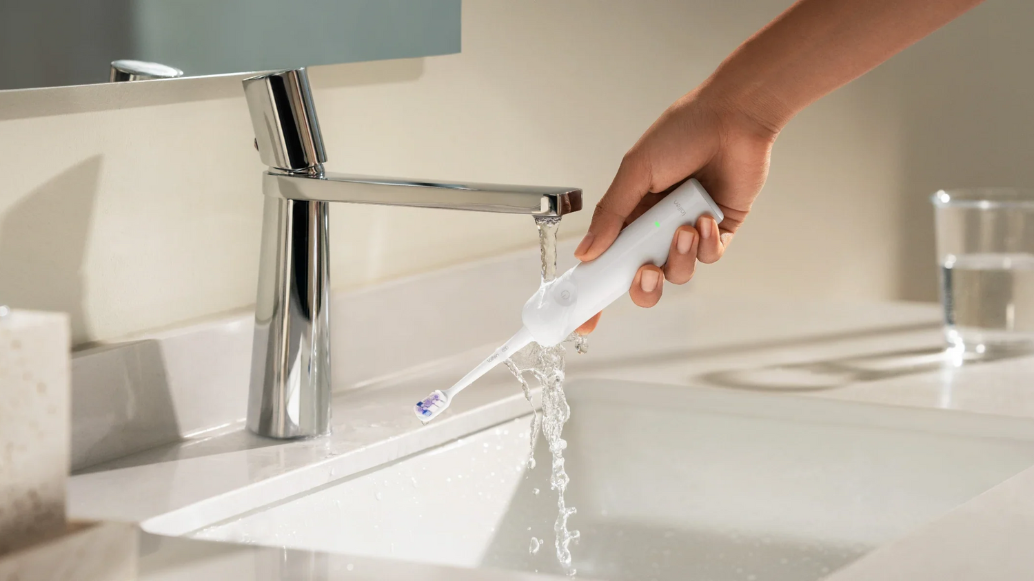 How to clean electric toothbrushes